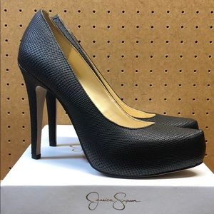 parisah platform pumps